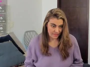 maxzy_star — Welcome!!!show boobs #mature #shy #natural #tasty #curvy #classy [97 tokens left]