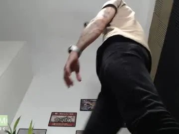 rustynf1tz — Happy valentines day! @rustynf1tz #muscle #dance #flex #striptease [1588 tokens remaining]