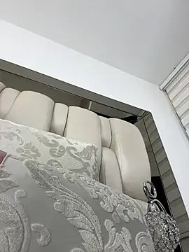 ALISSON_FOXXX1 — fingers deep in my ass