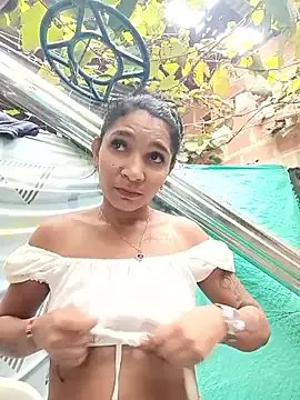 chikivivi- — show my neighbor's breasts