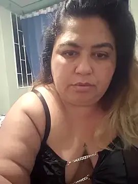 curvy_diva_ — SHOW PUSSY + SPANKS IN TITS