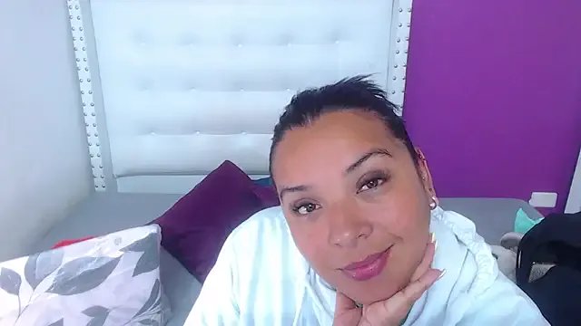 fat_naughtyass — squirt+dildo