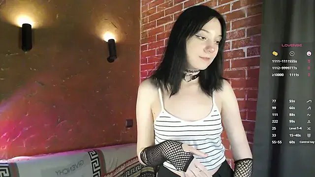 LisaBunnyy — Lift up my top and squeeze perfect tits