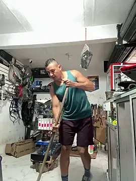 Paul22cm- — spit on my cock